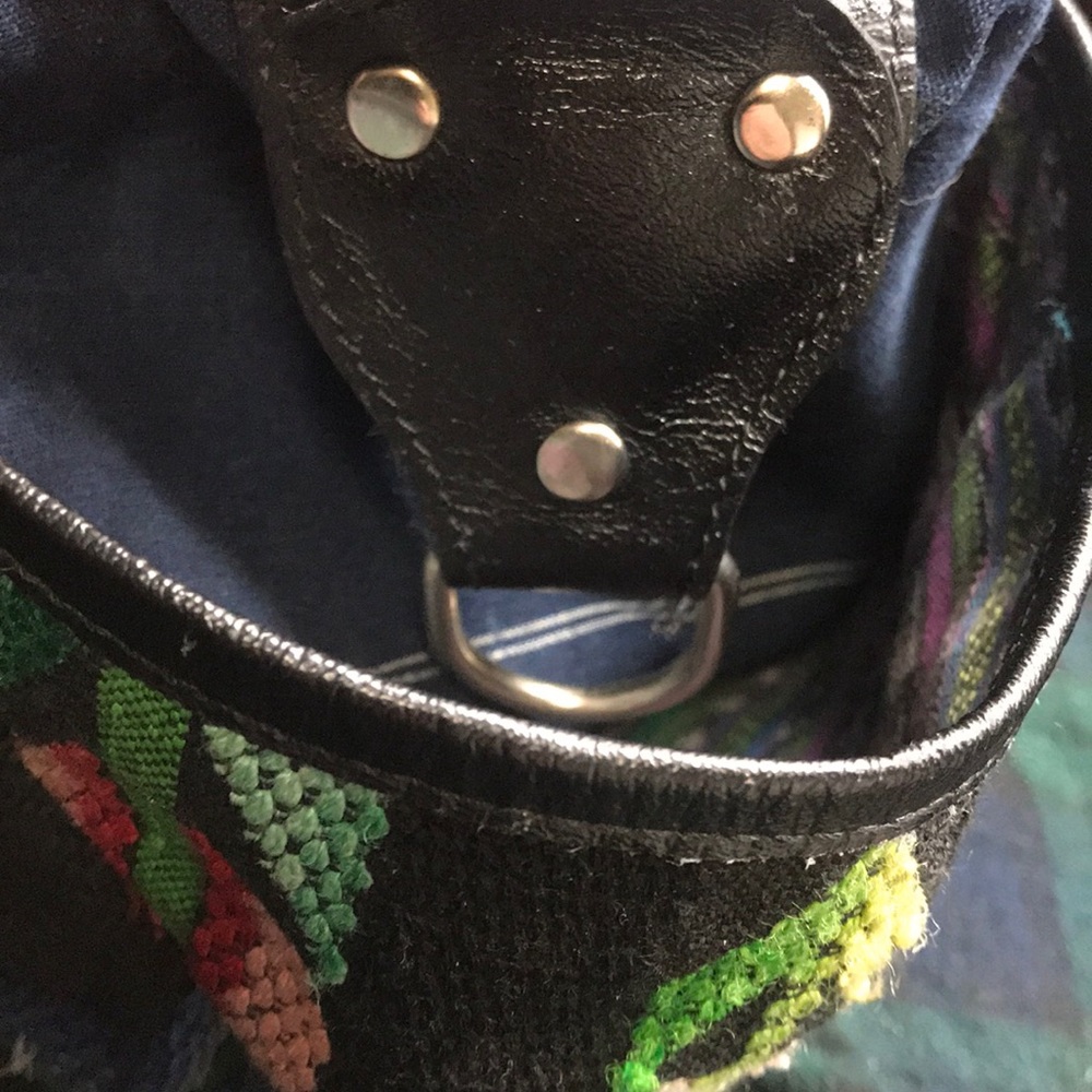 Embroidered Purse - Picture 10 of 11